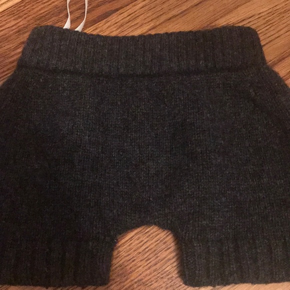Charcoal gray wool shorts - Picture 2 of 4